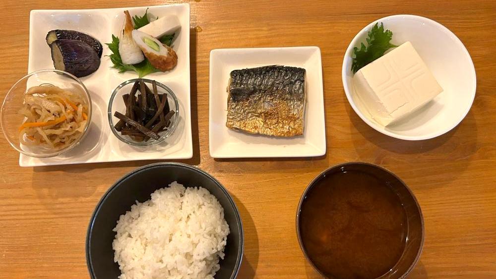 【康生ランチ】TAKO QUEEN、本日の日替わりランチは「塩サバ定食」（岡崎／籠田公園）