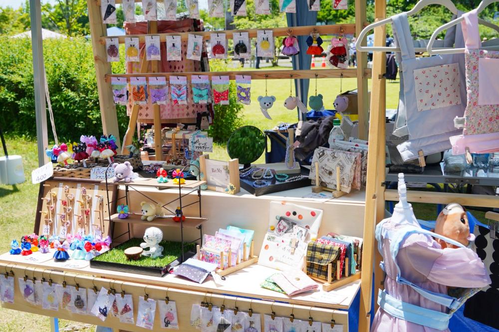 グルメ・雑貨・犬用品がずらり！犬市場の出店ブースの楽しみ方ガイド