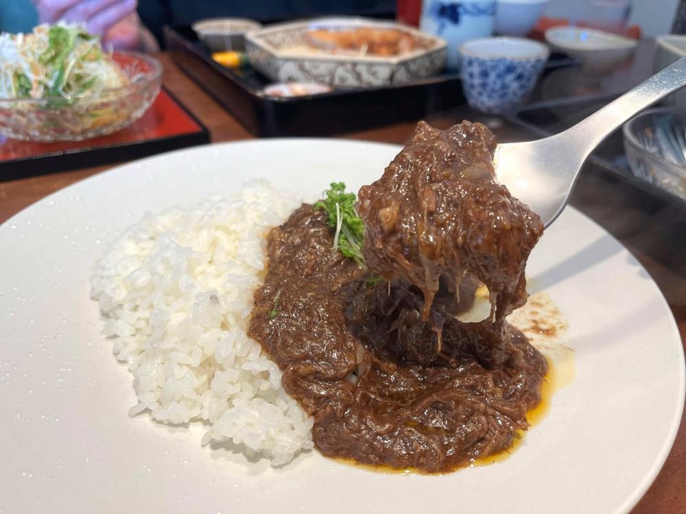 三河牛×とろとろカレーが絶品！岡崎で夜ごはんに人気の「マシラ」