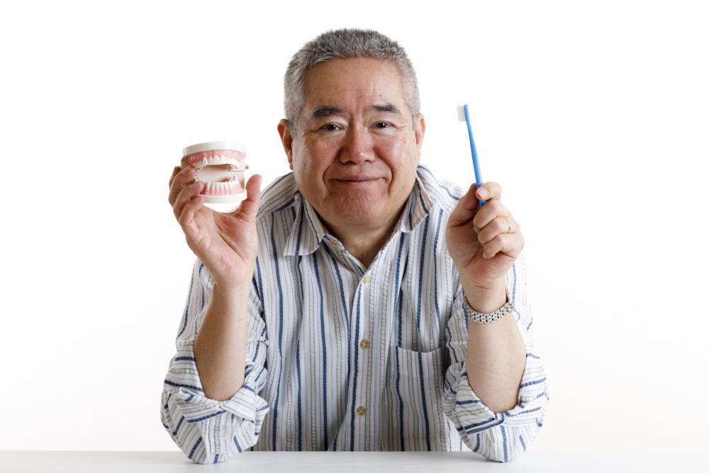 シニアの健康寿命を支える岡崎の『予防歯科』