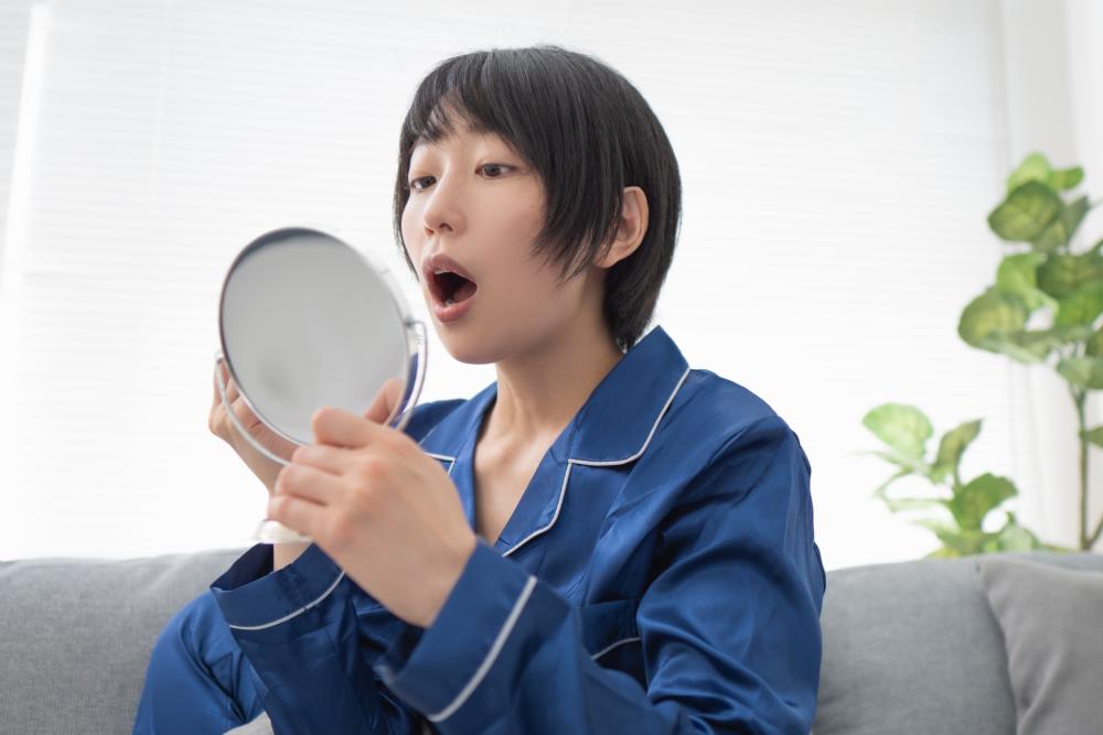 顎関節症になりやすい人の特徴と原因｜生活習慣や癖も要注意