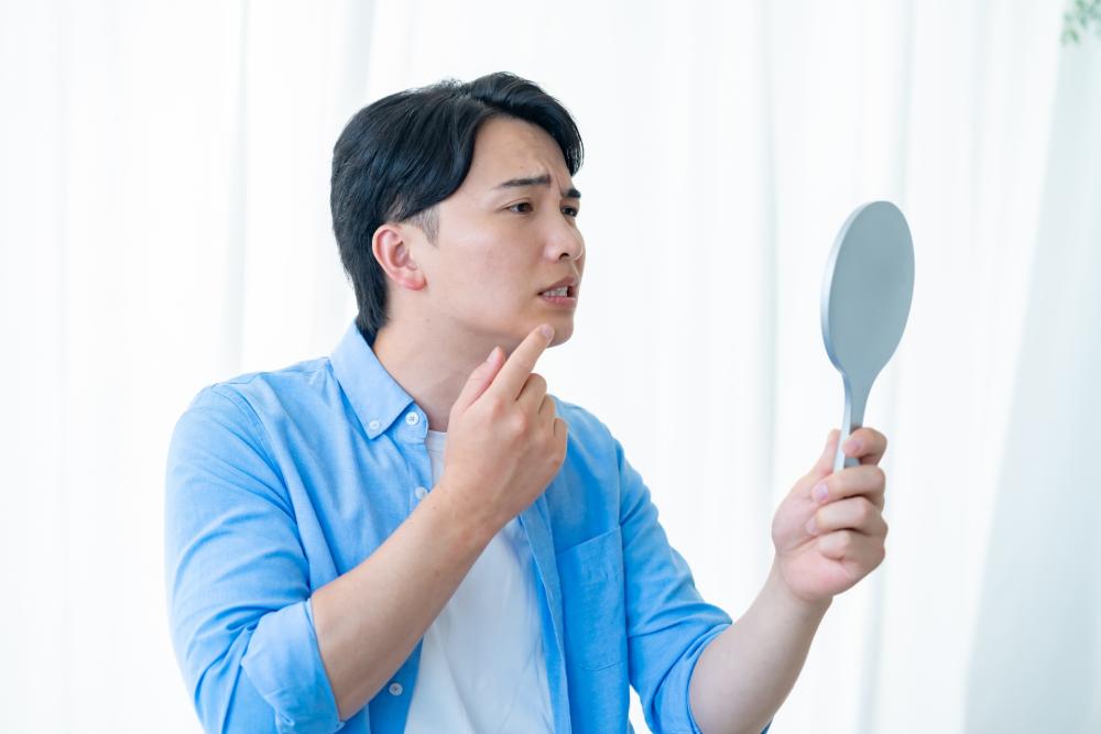 なぜ屋外スポーツや屋外で働く人に肌トラブルが多いのか