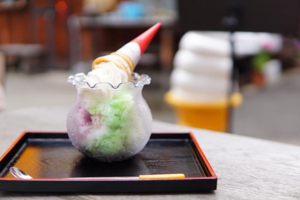 松應寺横丁で食べれる金魚鉢に入った可愛いかき氷！