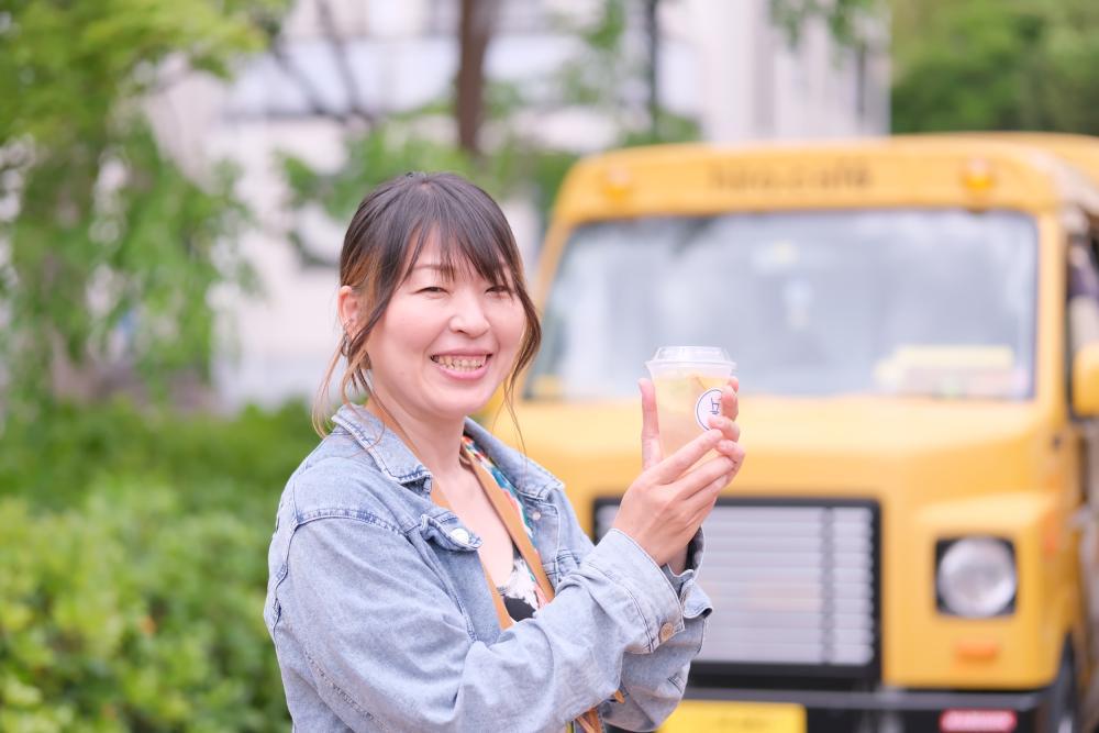 【康生のカフェ特集02】「hiro.café」　籠田公園をやさしく見守る、黄色いキッチンカー