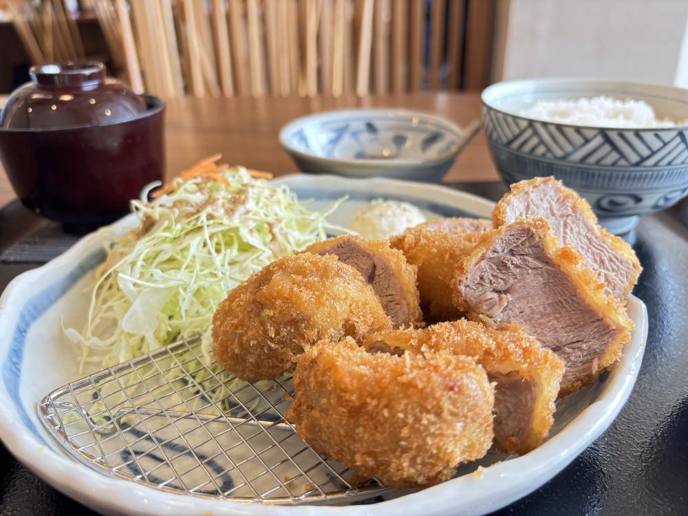 【三元豚ひれ定食 110g】1,375円(税込)