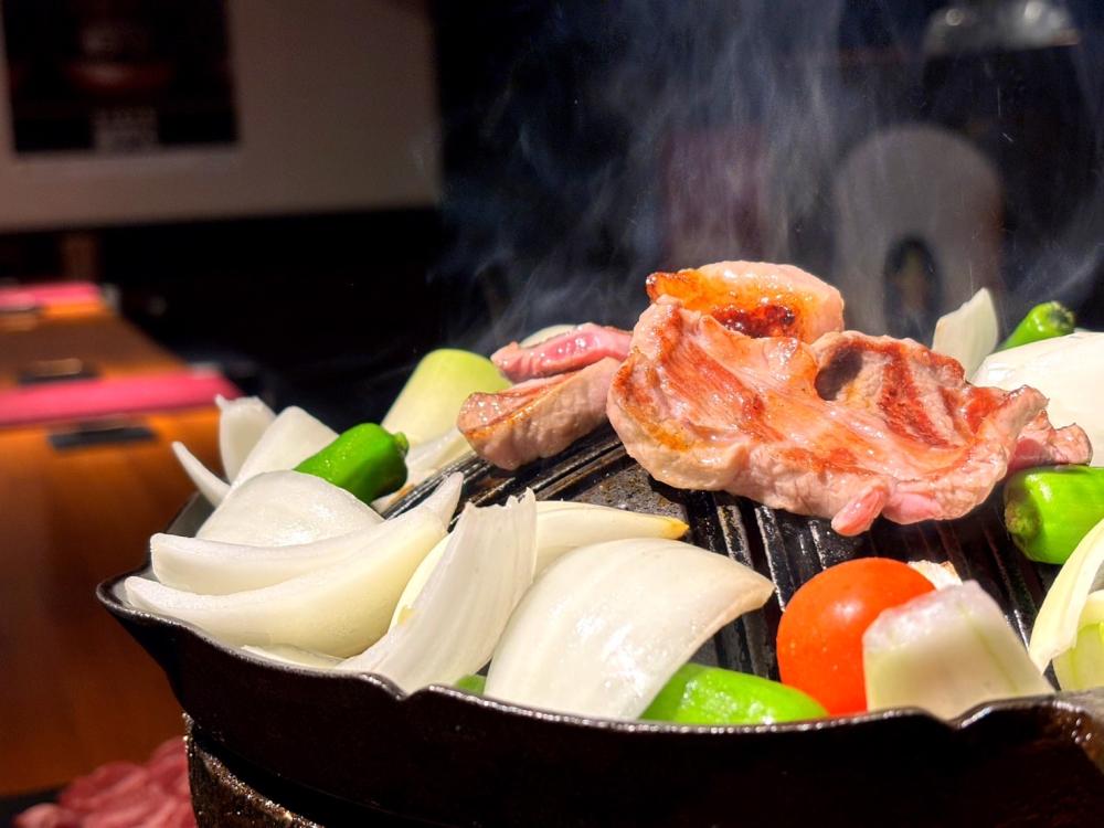 【岡崎ジンギスカン専門店 いまじん】北海道直送の厳選ラム肉に舌つづみ！